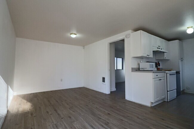Building Photo - 2344 Trenton Ave