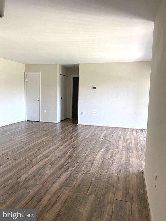 Building Photo - 15702 Dorset Rd