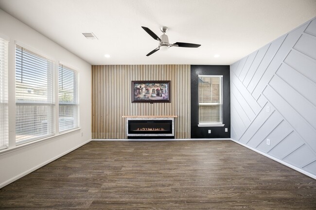 Building Photo - 4118 Lake Cypress Cir