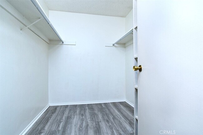 Building Photo - 12830 Burbank Blvd
