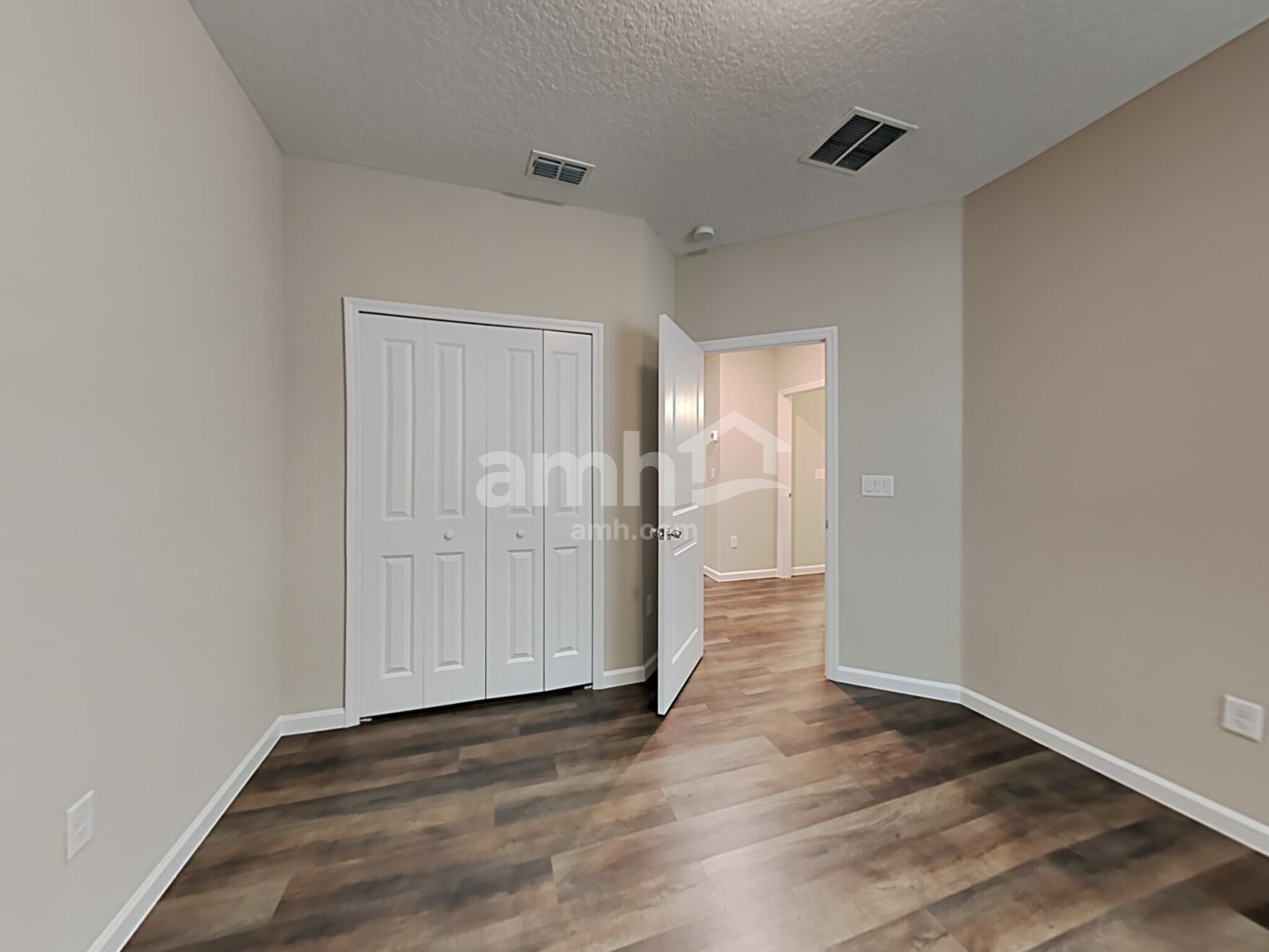 Building Photo - 163 Spruce Point