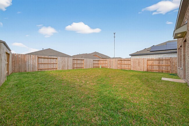 Building Photo - 3025 Fantasy Ter Dr