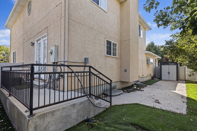 Building Photo - 3666 Pearblossom Cir