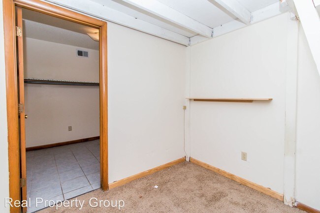 Building Photo - 1011 Southpark Dr