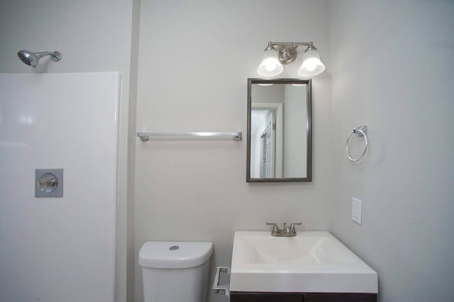 Building Photo - Spacious 3 bedroom/2 bath ranch- South Huntsville!