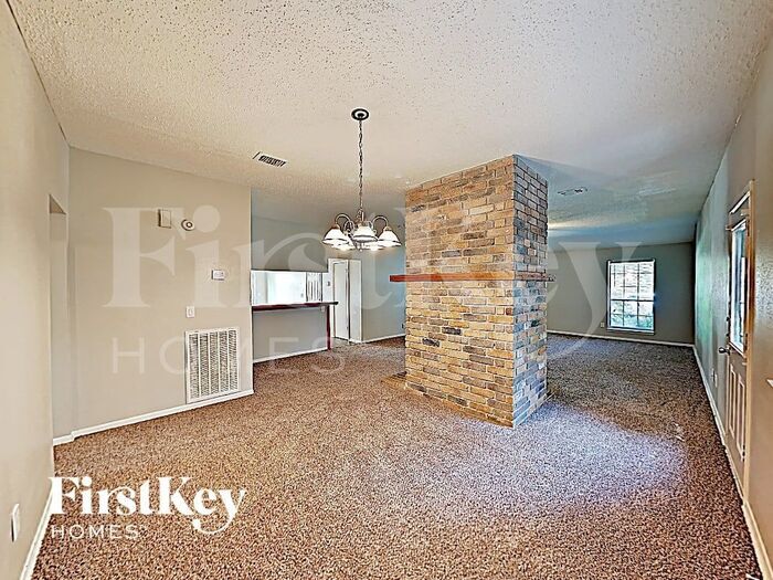 Building Photo - 18115 Brooknoll Dr