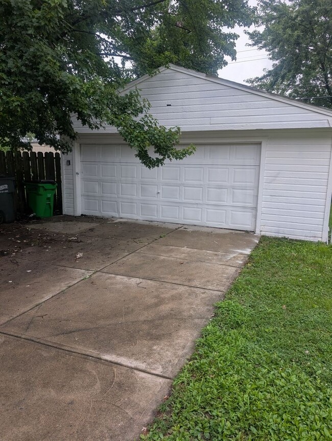 Building Photo - Charming 4 beds 1 bath in Euclid!