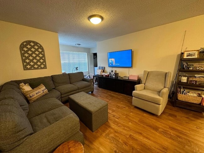 Building Photo - 12980 Vista Isles Dr