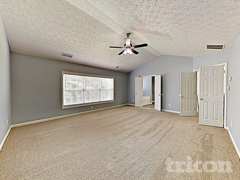 Building Photo - 403 Park Creek Trce