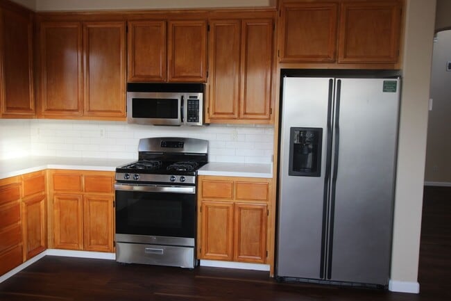 Building Photo - Spacious Home in SW Santa Rosa