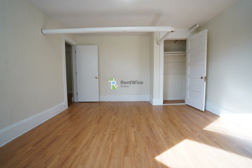 Building Photo - 7 Mt Hood Rd