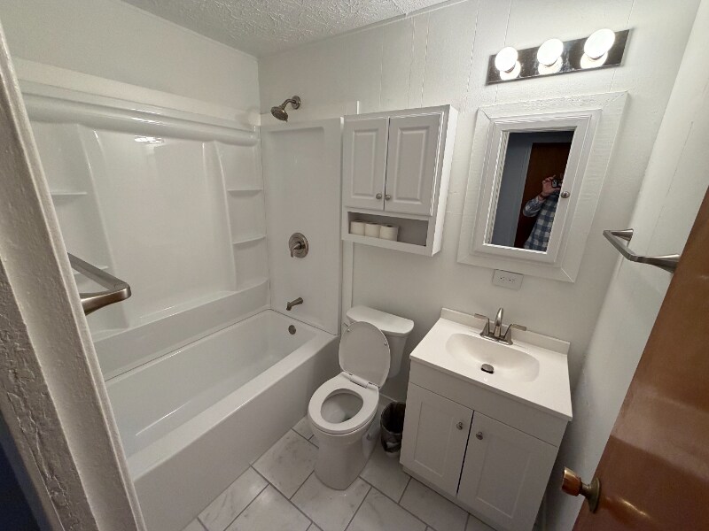 Building Photo - 19 Eastridge Dr