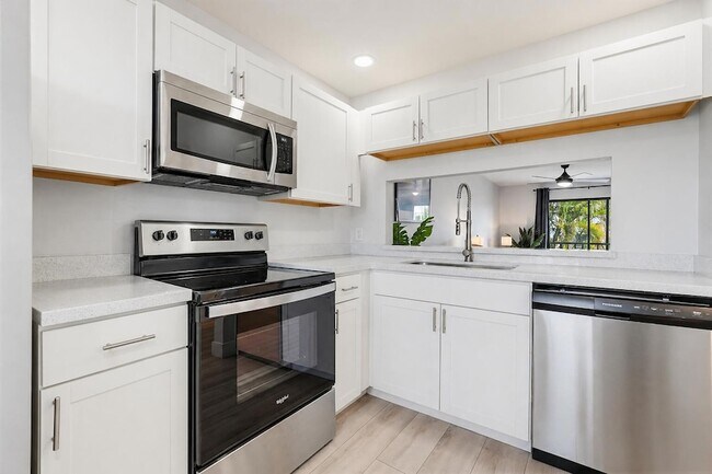 Building Photo - 7245 Golf Colony Ct