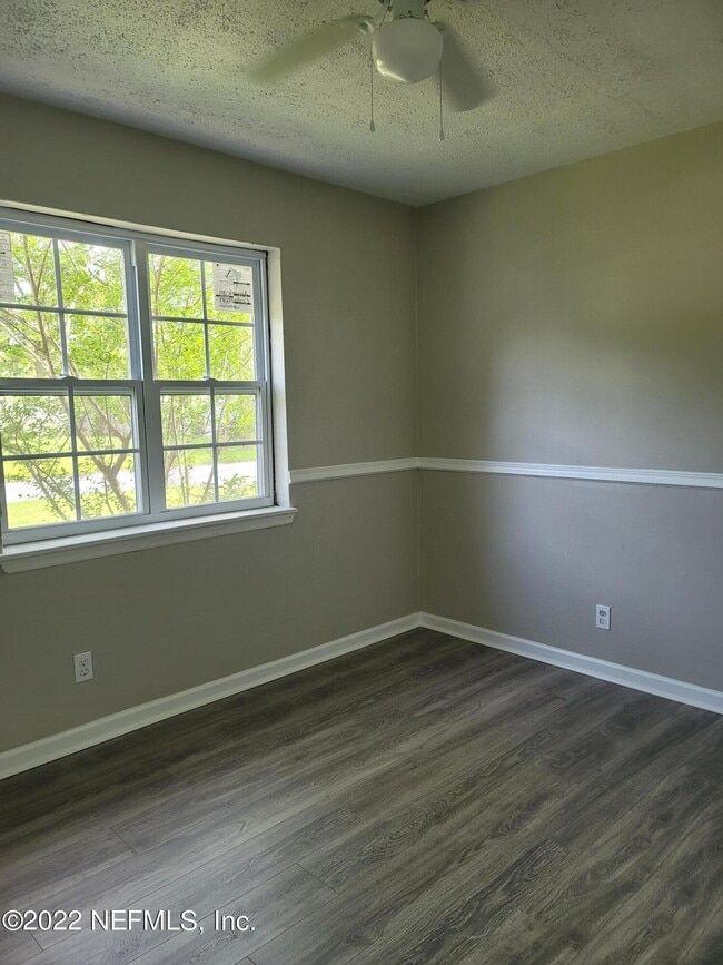 Building Photo - 6442 Ballejo Ct N