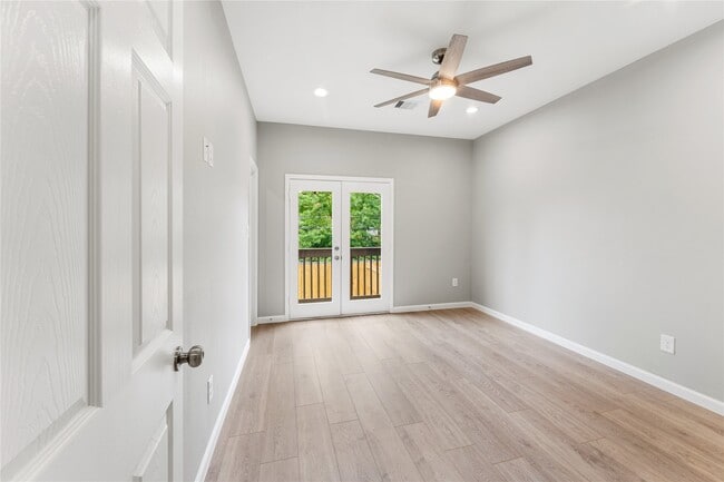Building Photo - 5125 Jezebel St