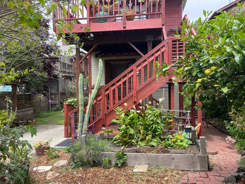 Building Photo - 1910 Virginia St