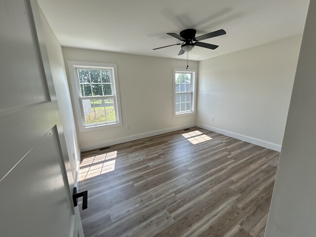 Building Photo - 112 State Hwy 1611