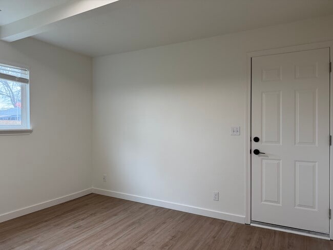 Building Photo - 416 Jasper Ave