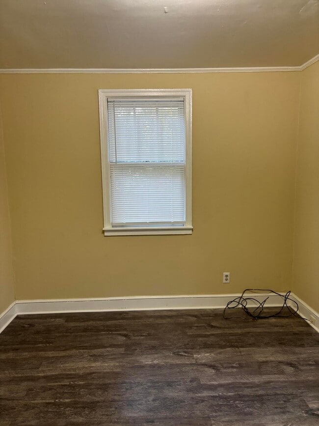 Building Photo - 901 Miller Rd