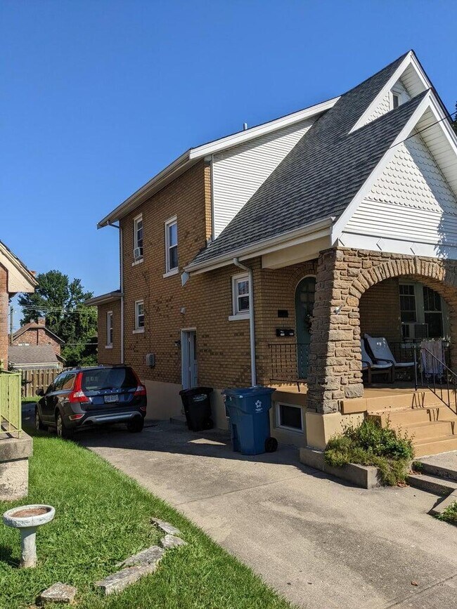 Building Photo - 223 Glazier Ave