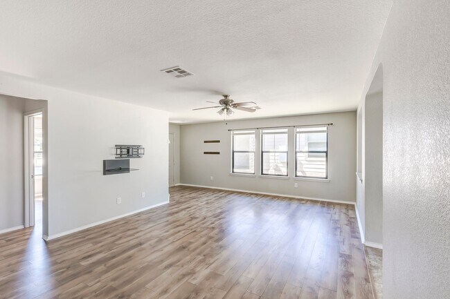 Building Photo - 8510 Starview St