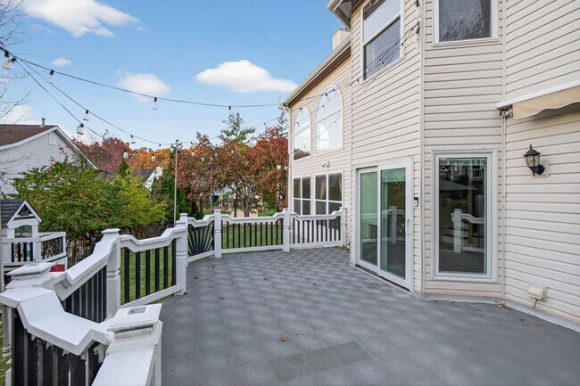 Building Photo - Stunning 4,166 Sq. Ft. Home in Westridge O...