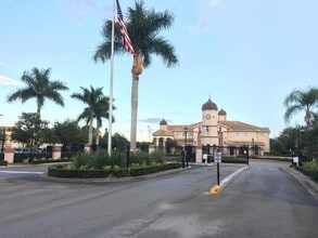 Building Photo - 152 SW Peacock Blvd