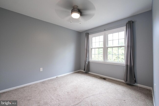 Building Photo - 3818 Vermont Ct