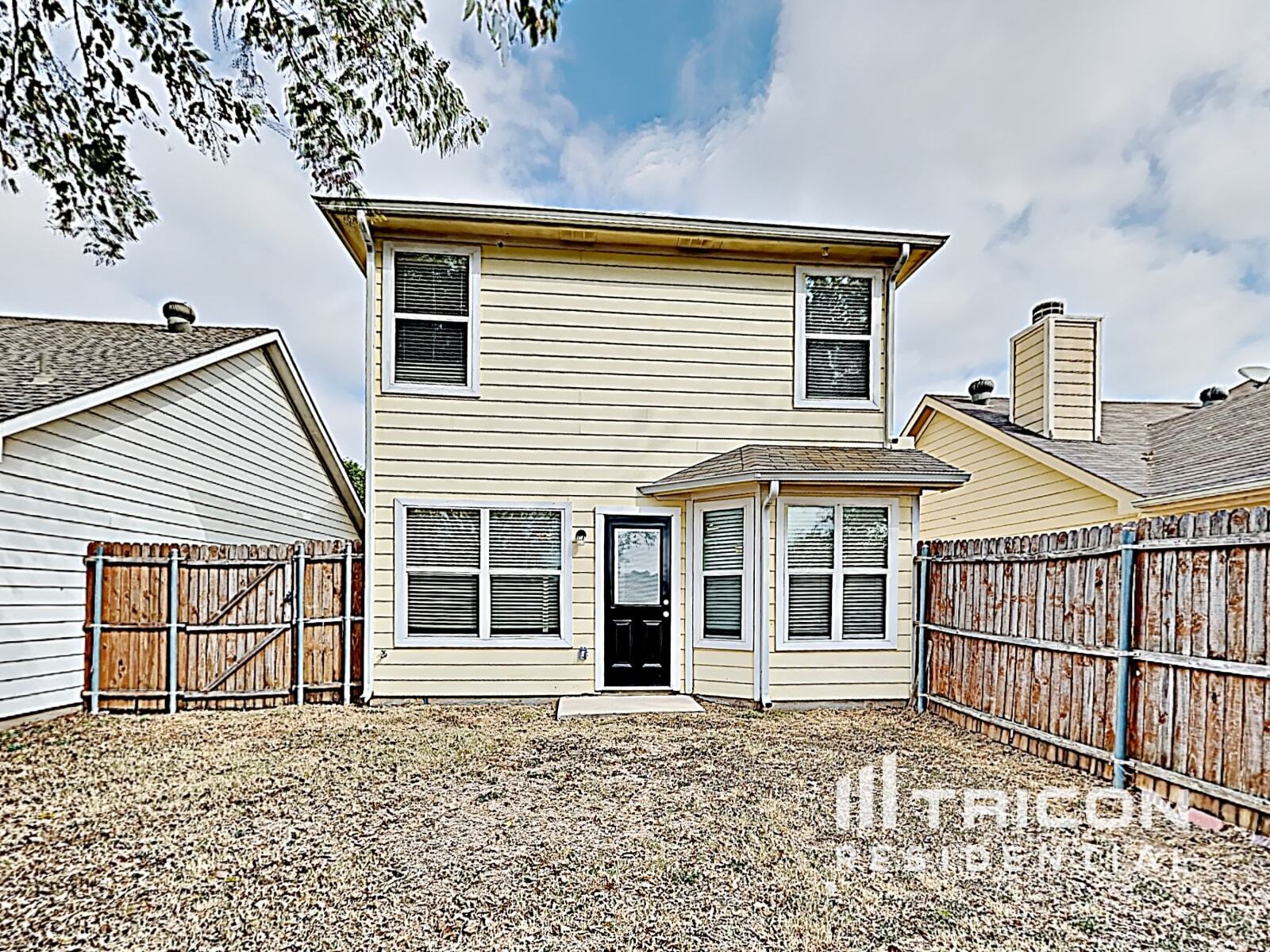 Building Photo - 1416 Pine Ln