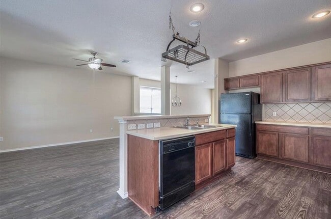 Building Photo - 106 Mertz Ln