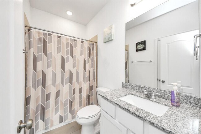 Building Photo - 8034 Royal Palm Dr
