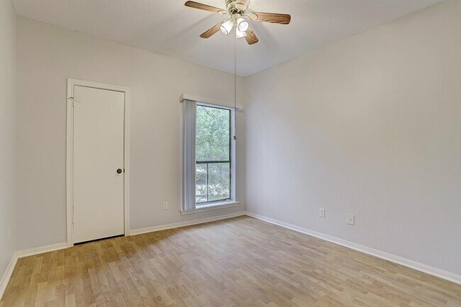 Building Photo - 11711 Memorial Dr