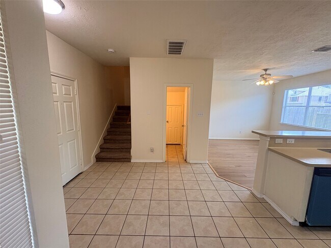 Building Photo - 14403 Fairbuff Ln