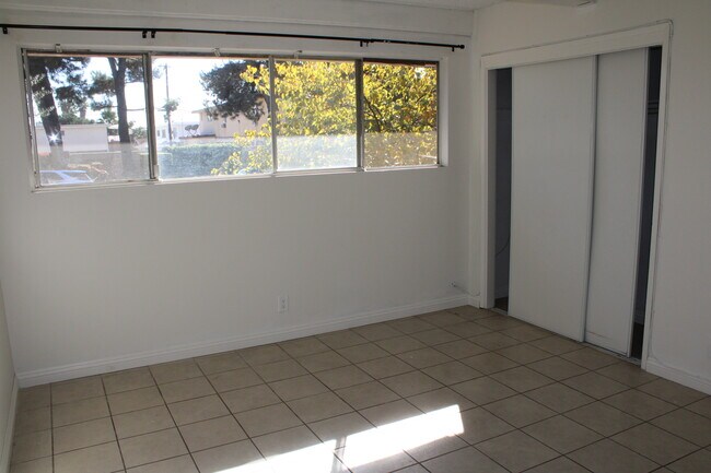 Building Photo - 4632 Canoga St
