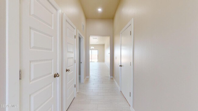 Building Photo - 11118 Blue Eyed Grass St