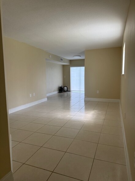 Building Photo - 1261 SE 31st Ct