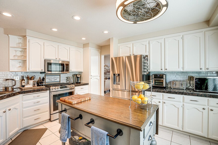 Building Photo - 3121 Crestline Ct