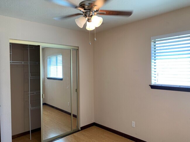 Building Photo - 6745 Ridge Top Dr