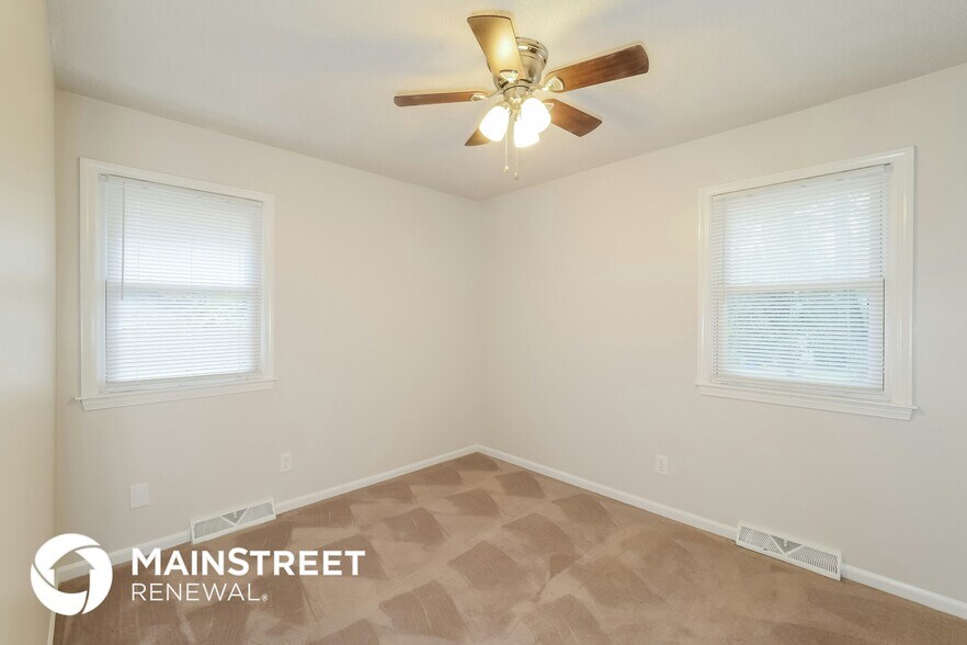 Building Photo - 7616 N Serene Ave