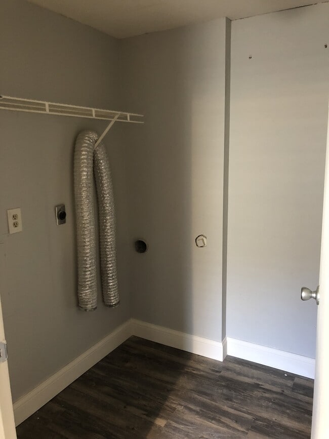 Building Photo - Park Charles South