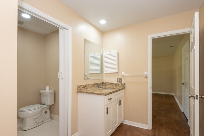 Building Photo - 119 Rio Pinar Dr