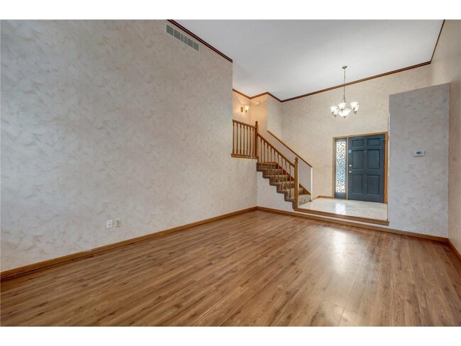 Building Photo - 513 Tyne Ln