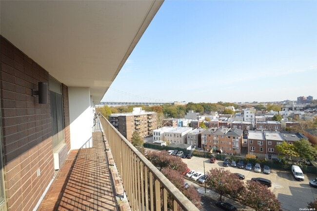 Building Photo - 25-40-40 Shore Blvd