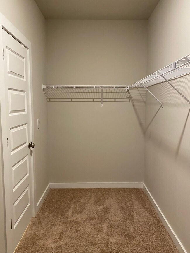 Building Photo - Home for Rent in Jemison, AL...  Available...