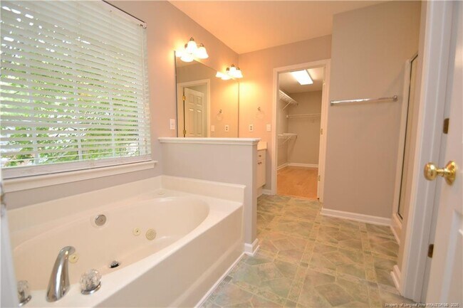 Building Photo - 313 Gooseberry Dr