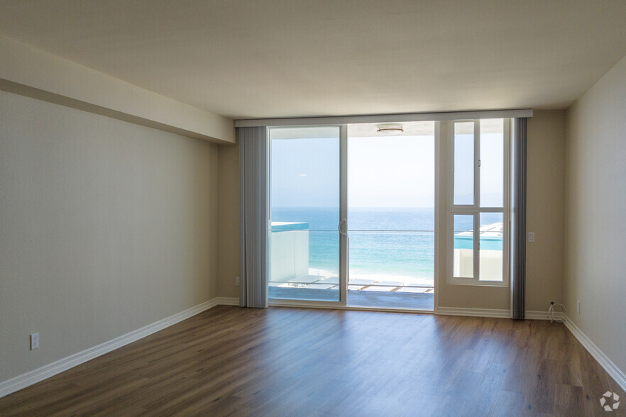 1BR-1BA 850 sqft - Sea Haven Resort Apartments