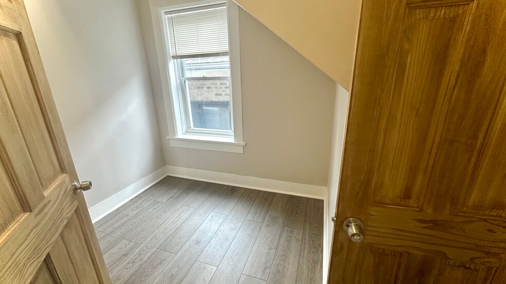 Bedroom 1 - 3146 S Union Ave
