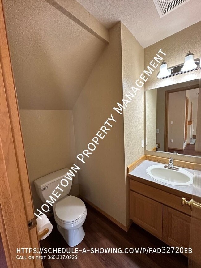 Building Photo - 5201 43rd Ct SE