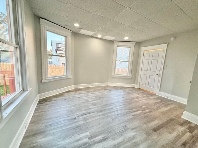 Building Photo - 3648 Brooks Ave