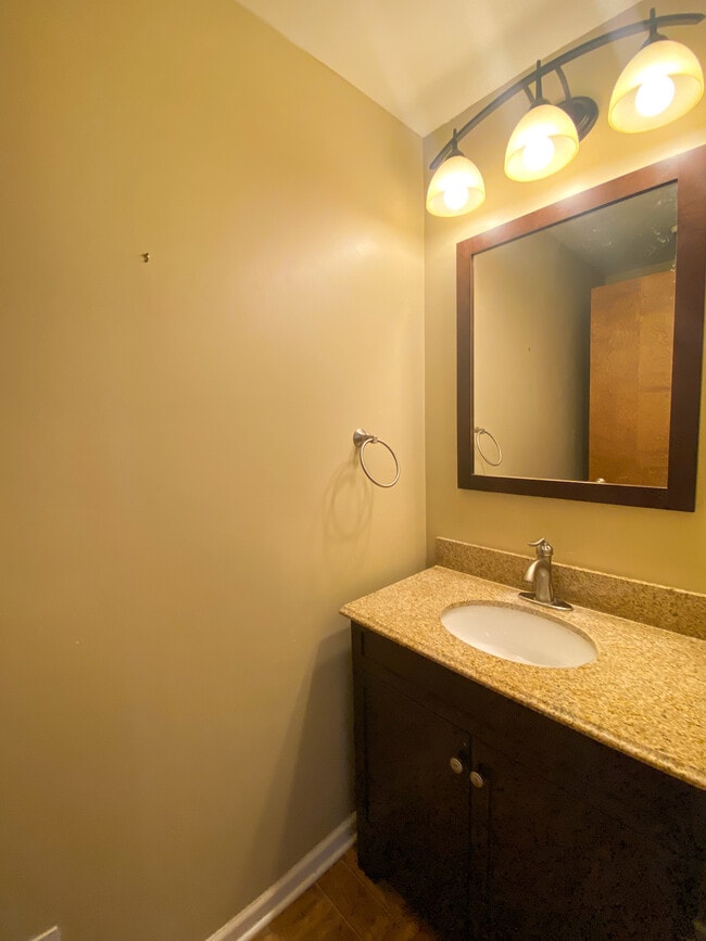 Building Photo - 23589 Hickory Grove Ln
